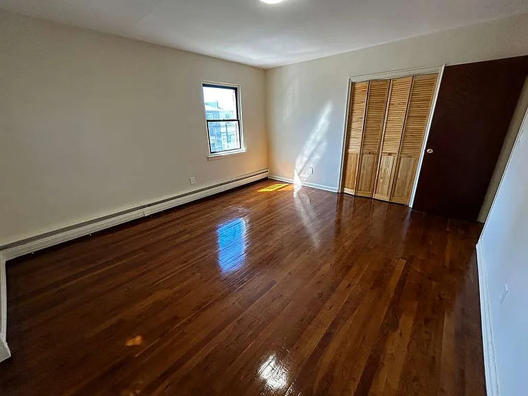 1149 E 219th St #1 — Photo 3