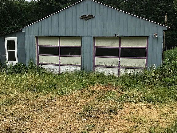 3rd image of 1040 County Road 29