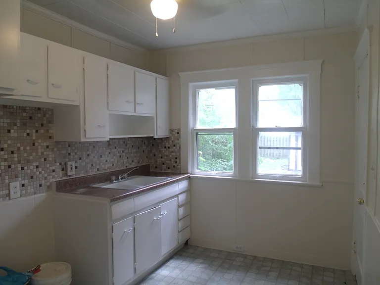 1909 Treadway Ave — Photo 9
