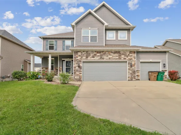 180 Bridgewood Dr, West Des Moines, IA 50266