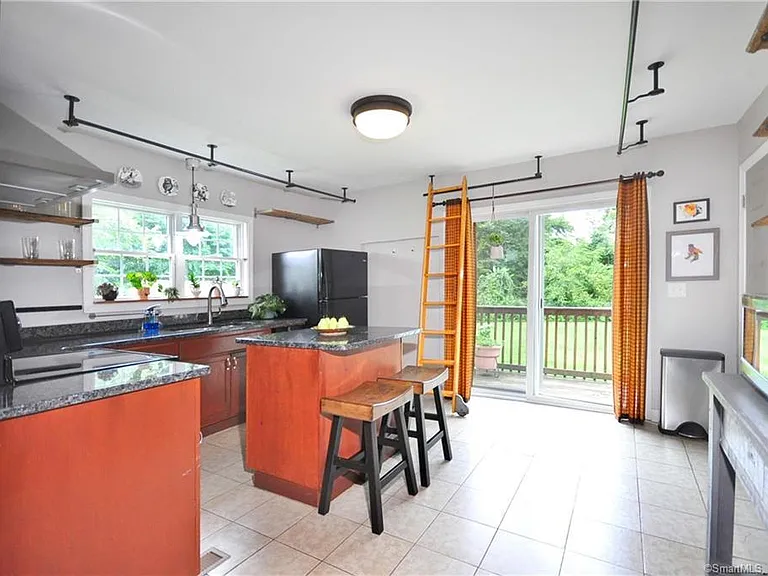 10 Cottage St #1 — Photo 7