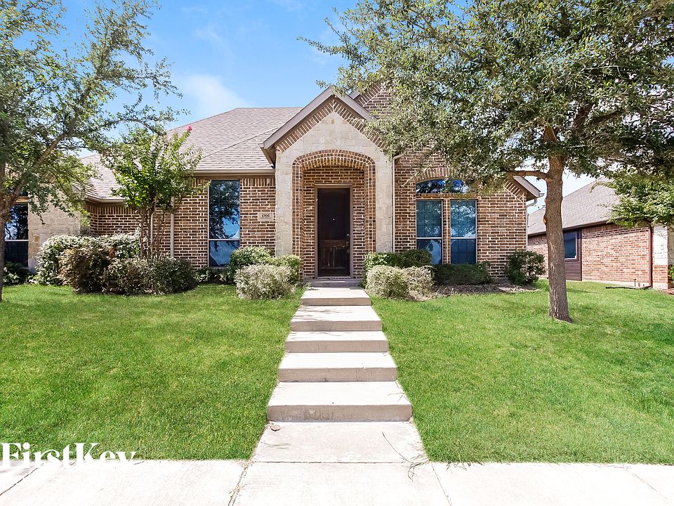1st image of 1705 Colonial Dr