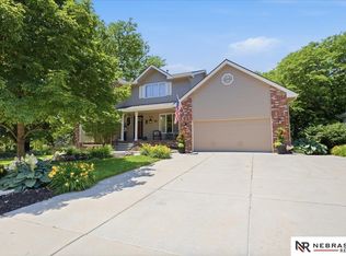 568 S 159th Ave, Omaha, NE 68118