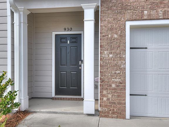 2nd image of 930 Quaint Parish Cir