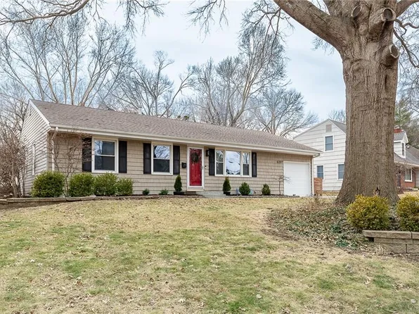 6207 W 76th St, Prairie Village, KS 66208