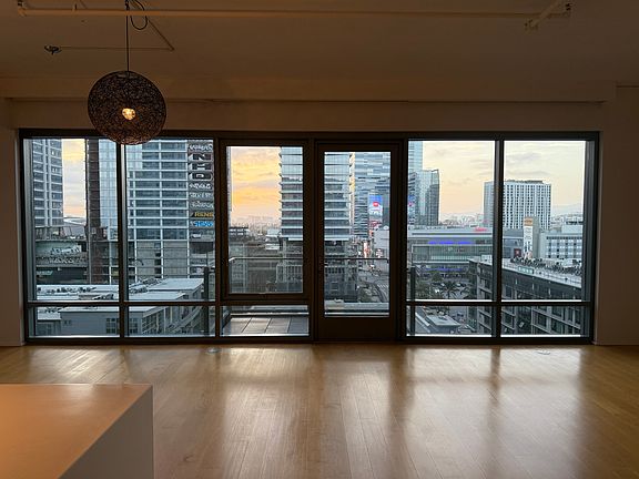 4th image of 1100 S Hope St APT 1212