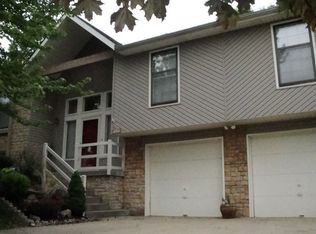 12110 W 48th Ter, Shawnee, KS 66216