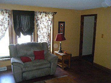 5th image of 49 Larsen Ln