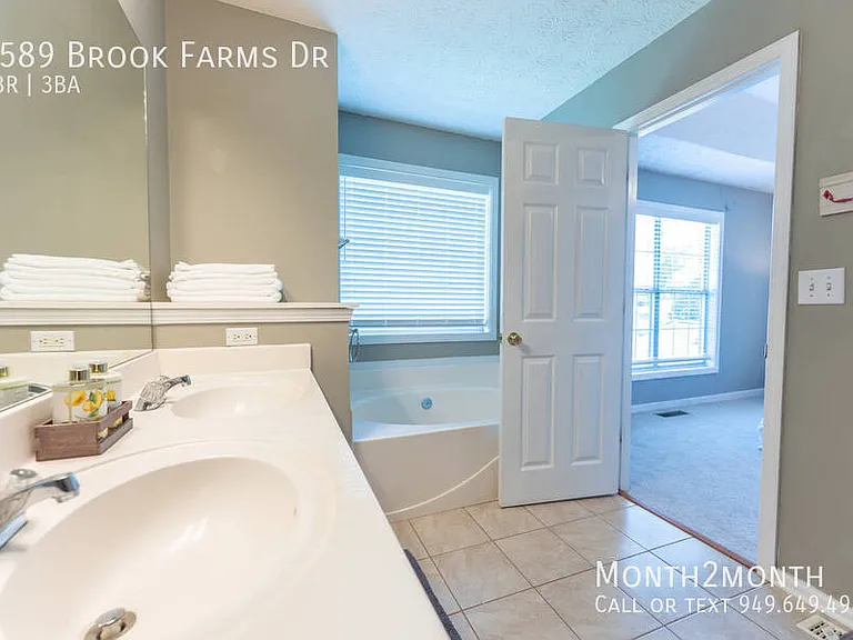 4589 Brook Farms Dr — Photo 26
