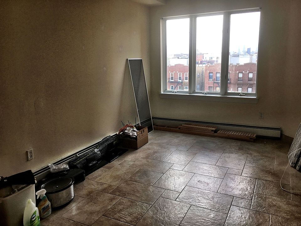 1st image of 3076 38th St #4B