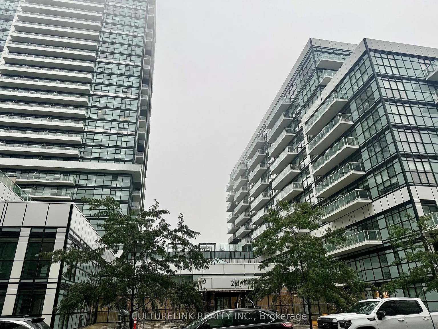 Empire Phoenix Condos — Photo 2