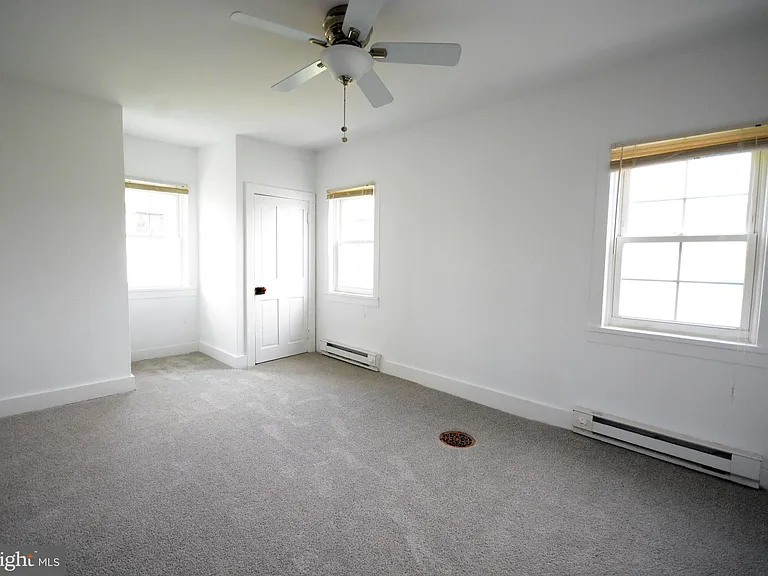 12108 Auburn Rd — Photo 17