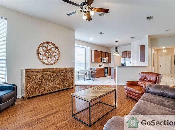3rd image of 1055 Providence Blvd