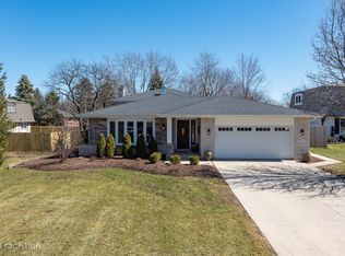 1623 Arbor Ct, Darien, IL 60561