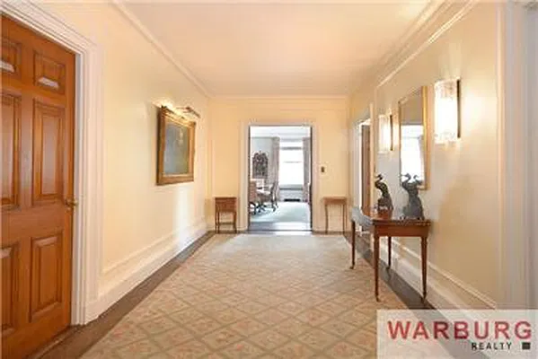 Sold by Warburg | media 28