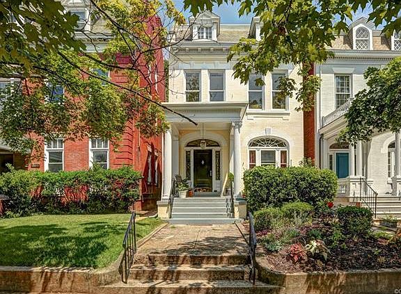 2nd image of 2518 Grove Ave