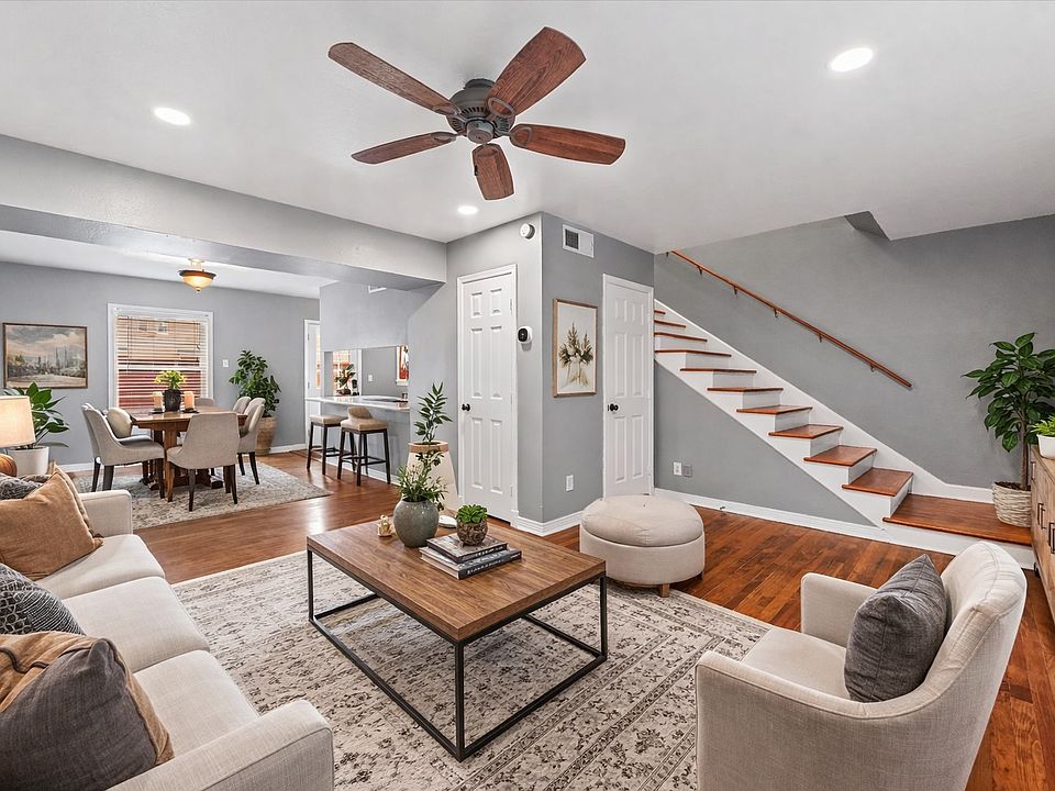 Living room virtually staged