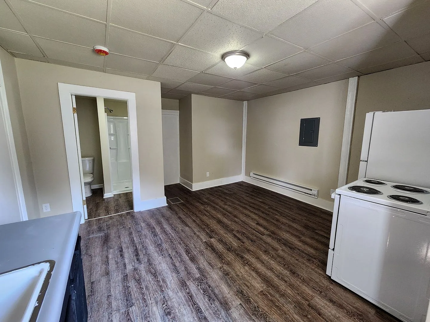 613 E Robinson St — Photo 3