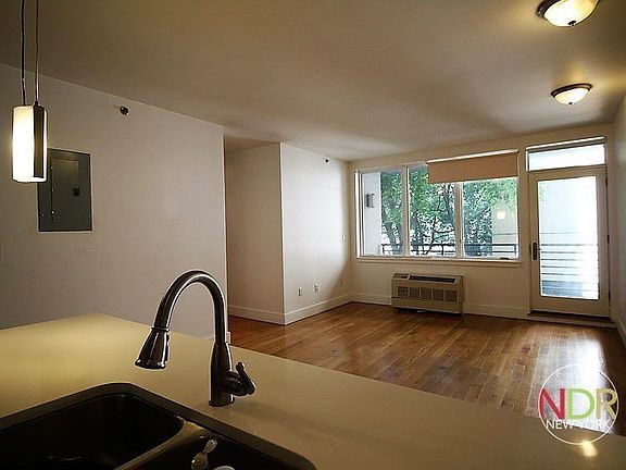 3rd image of 385 Franklin Ave #103