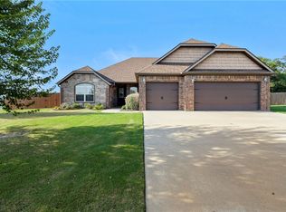 1404 SW Summerfield Ave, Bentonville, AR 72713
