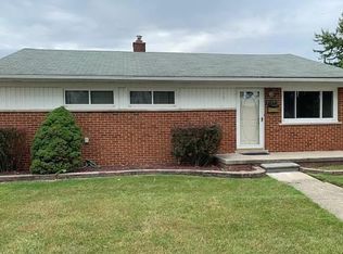 25375 Collingwood St, Roseville, MI 48066