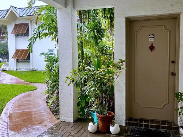 9304 SW 77th Ave APT C3, Miami, FL 33156