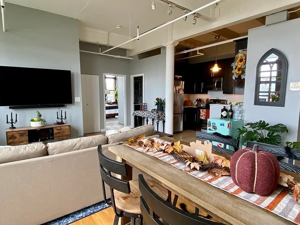 2 bed, 840 sqft, $2,800 — Photo 4