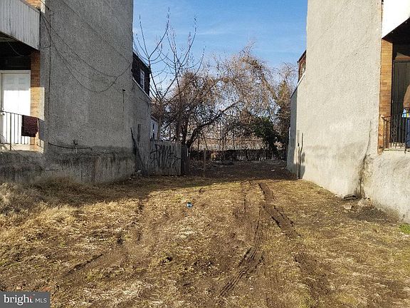 5th image of 1127 W Erie Ave #29