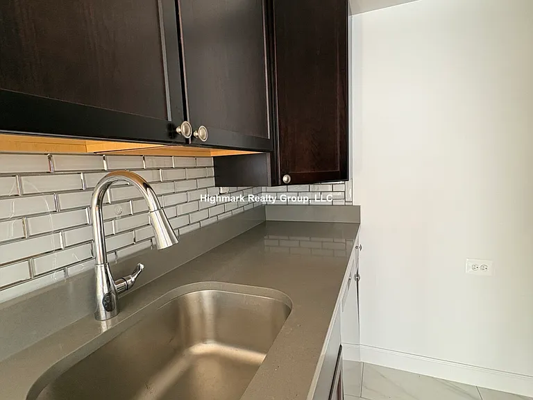 6830 N Sheridan Rd #669 — Photo 3