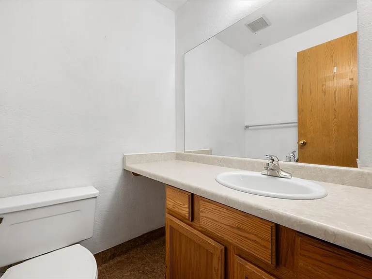 724 W 1720 N #213 — Photo 15