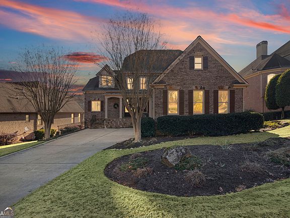 2nd image of 105 Ridgemoor Trce