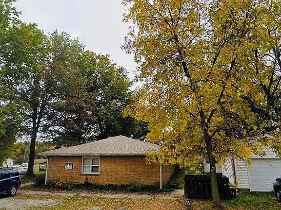 3rd image of 504 Main St