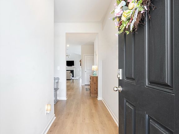 3rd image of 3813 Rivermont Way