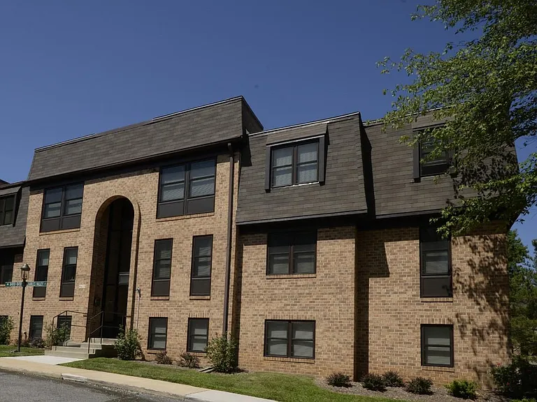 Charlesgate Apartments — Photo 18