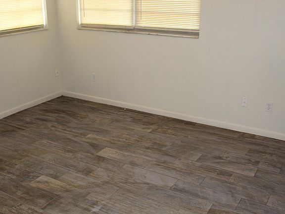 5th image of 106 S Bulova Dr
