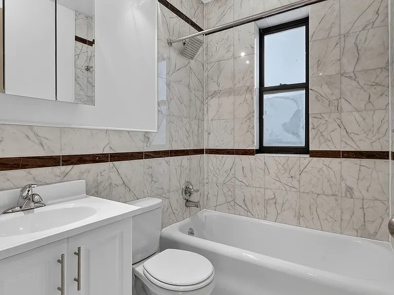 150 W 58th St #11B — Photo 8