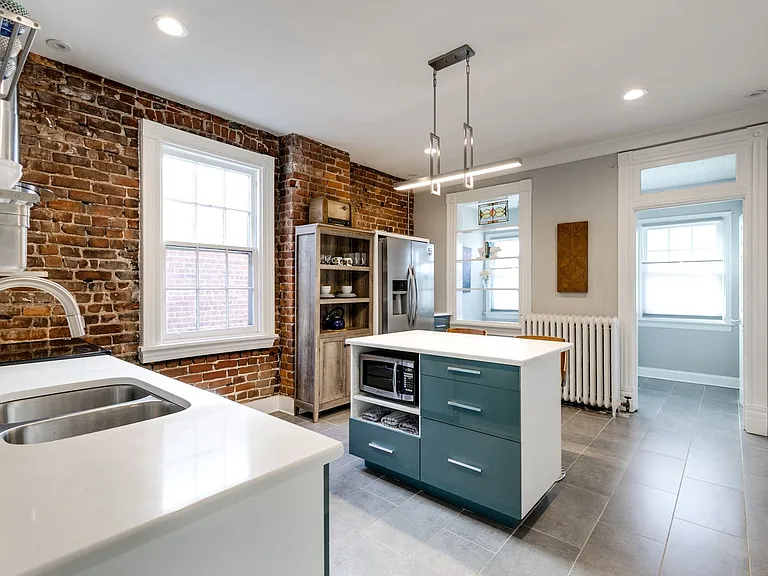 2507 Floyd Ave — Photo 9
