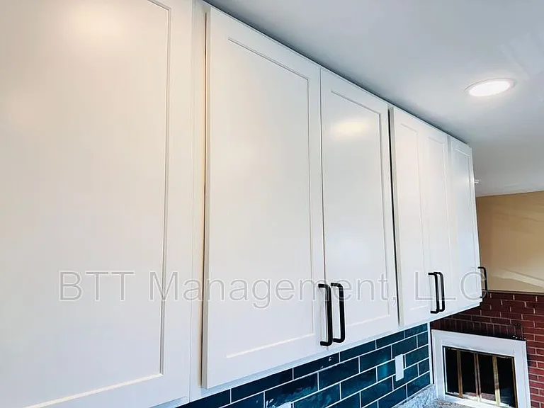 908 Hudson Ave #6 — Photo 23