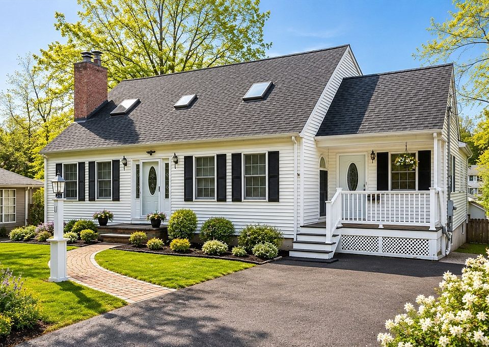 1st image of 11 Stonewood Ln
