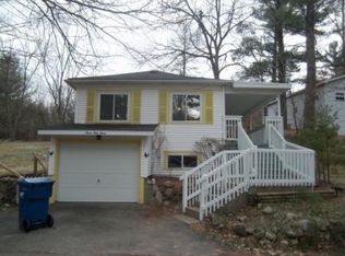 393 W Pine Dr, Greenville, MI