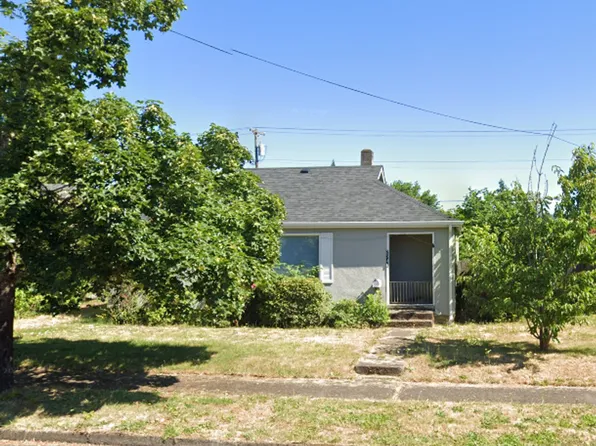 2740 E St, Springfield, OR 97477