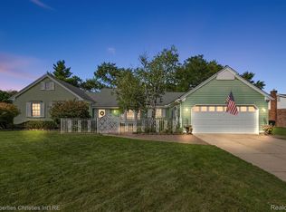 36226 Trenton Ct, Farmington Hills, MI 48335
