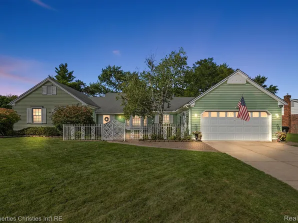 36226 Trenton Ct, Farmington Hills, MI 48335