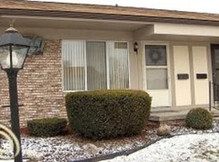 25219 Potomac Dr, South Lyon, MI