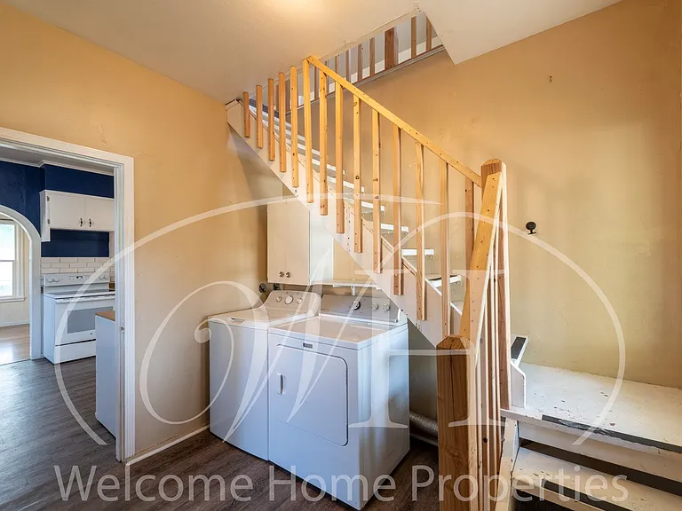 132 Malcolm St — Photo 10