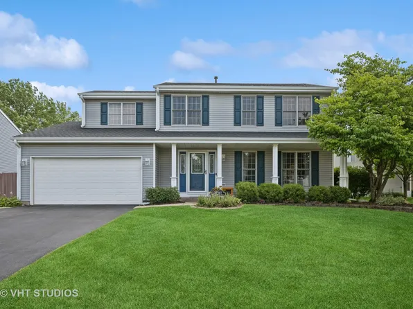 1623 Deerhaven Dr, Crystal Lake, IL 60014