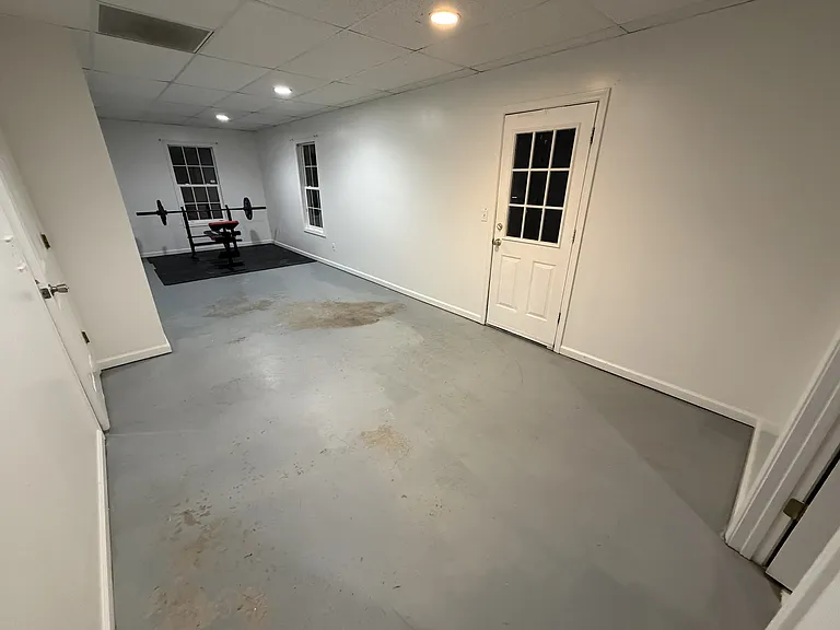 1050 Chapel Hill Dr — Photo 30