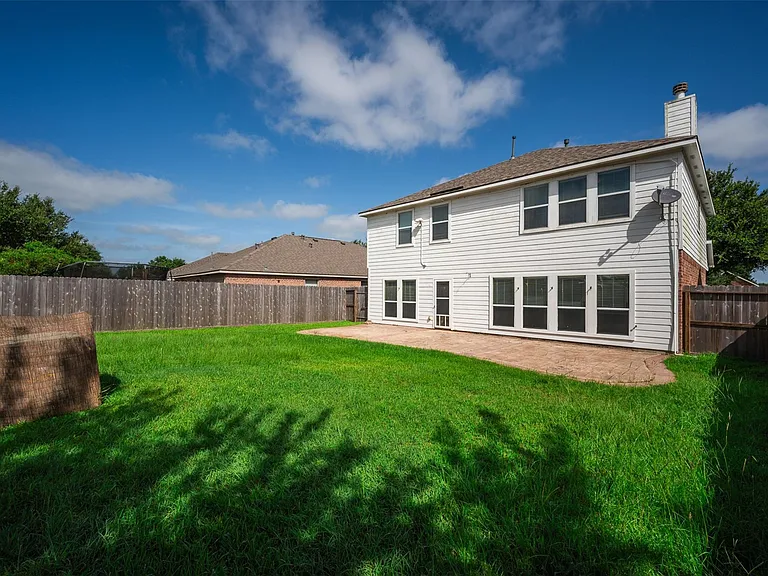 2931 Silver Landing Ln — Photo 36
