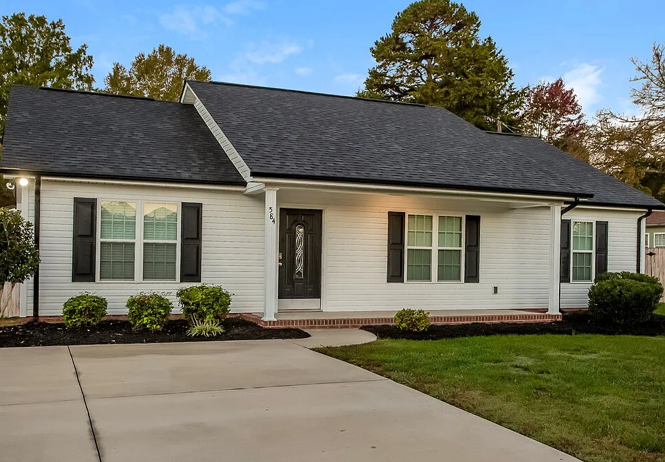 584 Jackson Ter SW