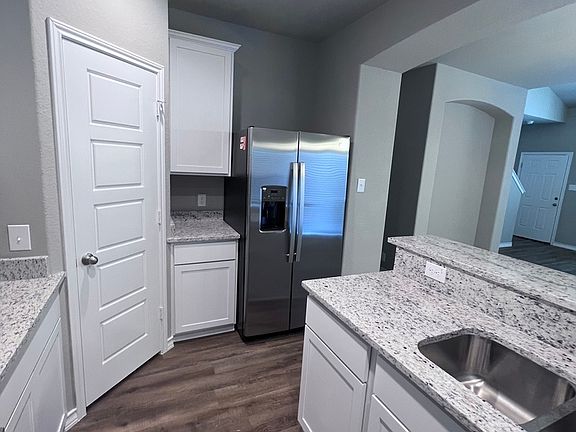 4th image of 2017 Silver Oak Dr #29-H